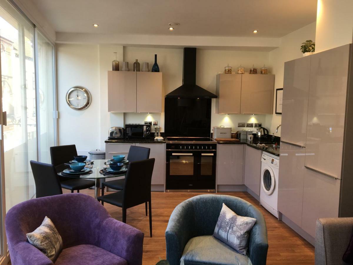 Star Tree Apartment York Buitenkant foto
